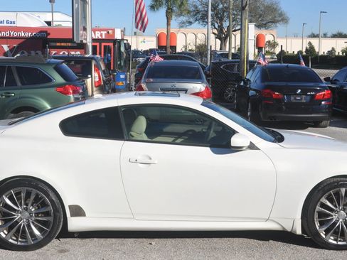 Used 2011 INFINITI G37 Journey w/ Premium Pkg image 6