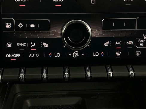 Used 2025 GMC Acadia Elevation image 21