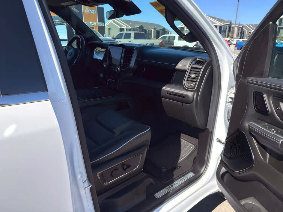 Used 2025 RAM 1500 Limited w/ Trailer Tow Group AWD/4WD image 12