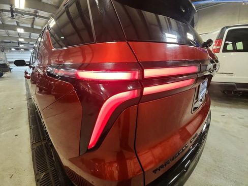 Certified 2025 Chevrolet Traverse RS image 30