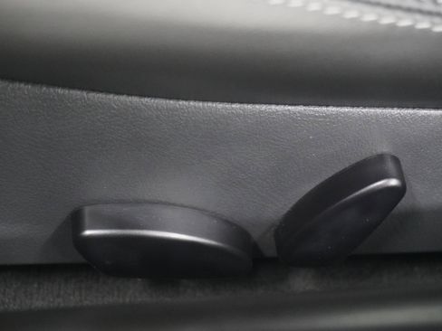 Used 2004 Chrysler Crossfire Coupe image 14