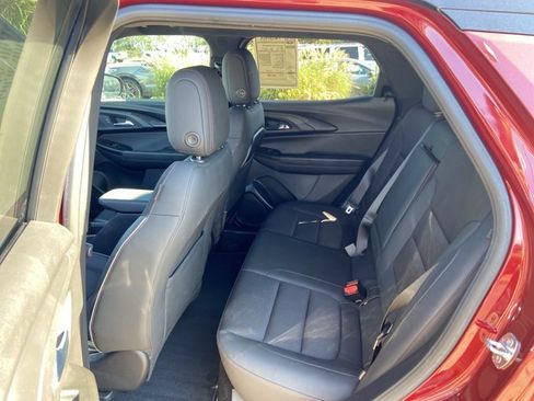 Used 2022 Chevrolet TrailBlazer RS FWD image 42