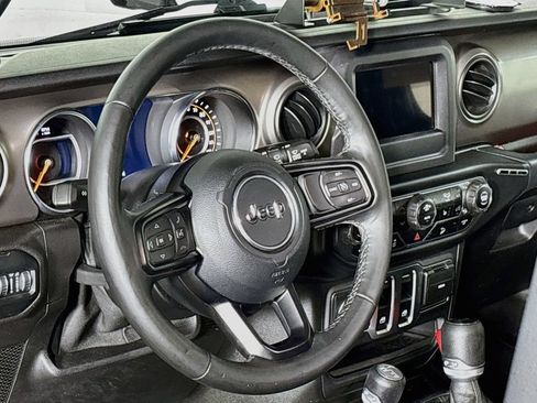 Used 2020 Jeep Wrangler Sport AWD/4WD image 13