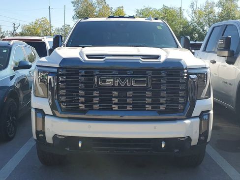 Used 2024 GMC Sierra 2500 Denali Ultimate image 2