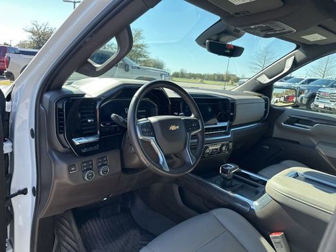 Used 2022 Chevrolet Silverado 1500 LTZ image 26