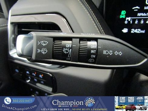 Used 2025 GMC Yukon Elevation w/ LPO, Yukon Black Package image 30