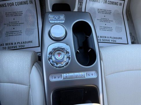 Used 2023 Genesis GV60 Advanced image 24