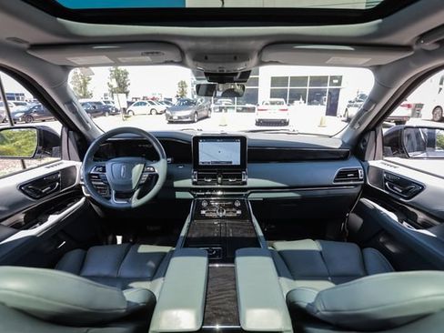 Used 2018 Lincoln Navigator L Select w/ Technology Package AWD/4WD image 41