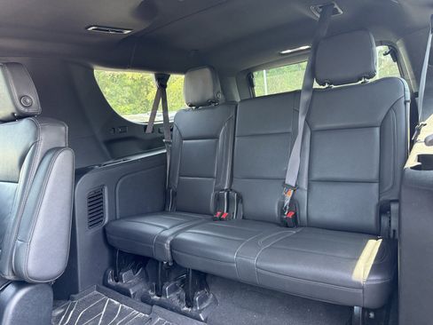 Used 2021 Chevrolet Suburban Z71 w/ Rear Media and Nav Package AWD/4WD image 15