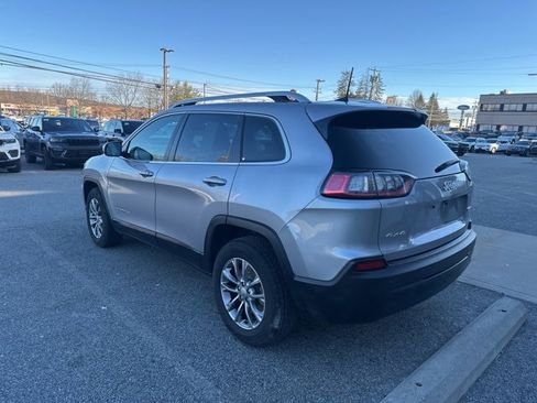 Used 2019 Jeep Cherokee Latitude Plus w/ Cold Weather Group image 3
