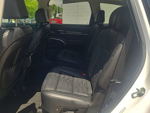 Certified 2022 Kia Telluride SX w/ SX Prestige Package AWD/4WD image 17