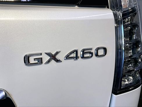 Used 2023 Lexus GX 460 Premium w/ Premium Package AWD/4WD image 10