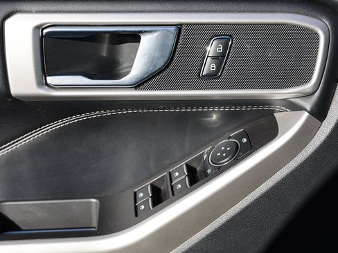 Certified 2023 Ford Explorer XLT image 39