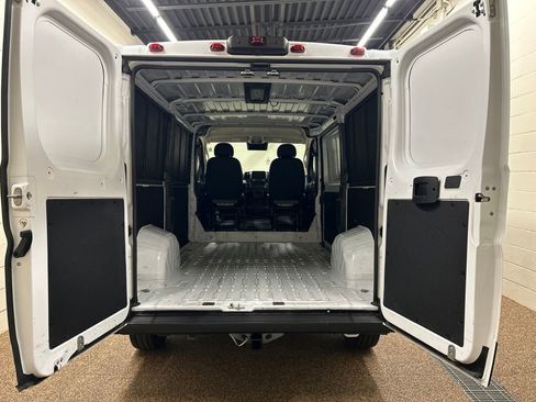 Used 2025 RAM ProMaster 2500 w/ Convenience Group FWD image 11