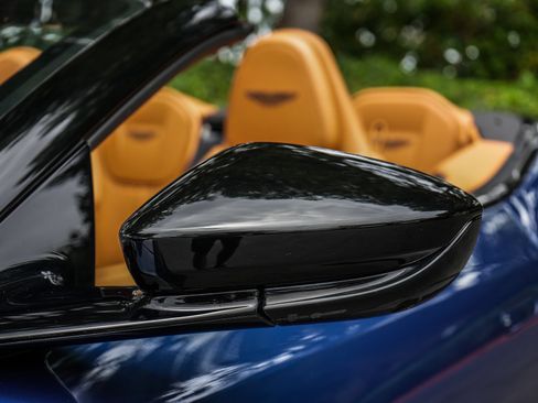 Used 2023 Aston Martin DB11 Volante RWD image 41