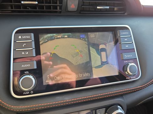 Used 2020 Nissan Kicks SR w/ SR Premium Package FWD image 18