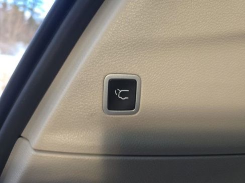 Certified 2024 Chrysler Pacifica Touring-L FWD image 29