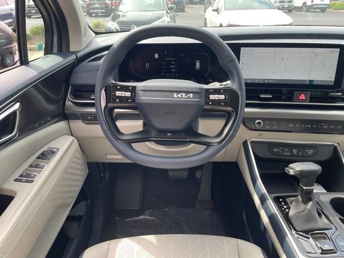New 2027 Kia Carnival SX w/ Dark Edition Package FWD image 13