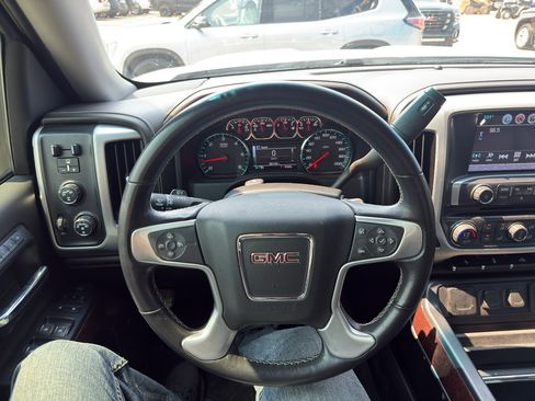 Used 2018 GMC Sierra 1500 SLT AWD/4WD image 17