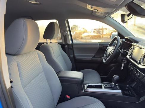 Used 2020 Toyota Tacoma SR5 image 9