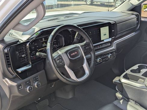 Used 2025 GMC Sierra 1500 SLT AWD/4WD image 12