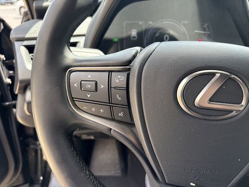 Used 2023 Lexus UX 250h AWD w/ Premium Package image 19