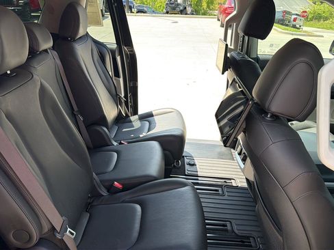 Used 2022 Kia Carnival SX FWD image 28