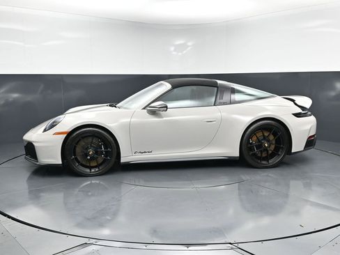 Certified 2026 Porsche 911 Targa 4 GTS AWD/4WD image 2