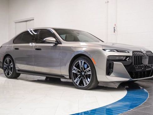 Used 2023 BMW 740i RWD image 4