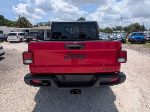 Used 2021 Jeep Gladiator Sport AWD/4WD image 6