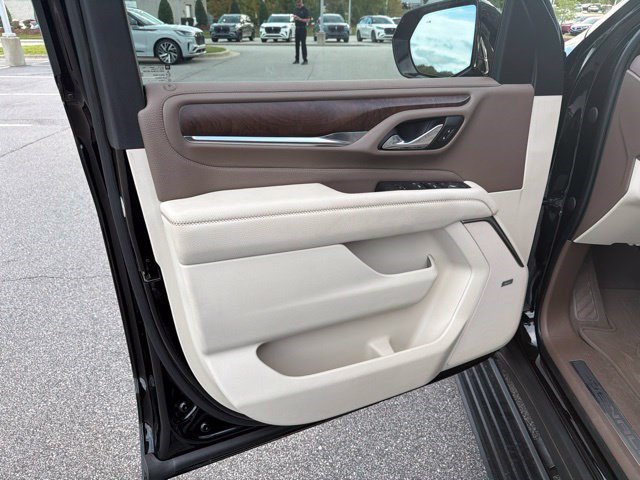 Used 2021 GMC Yukon Denali w/ Denali Premium Package AWD/4WD image 13