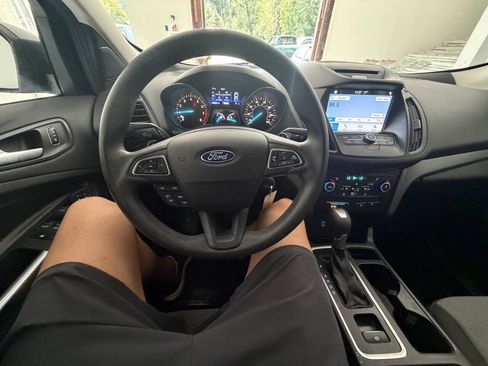 Used 2017 Ford Escape SE w/ Equipment Group 201A AWD/4WD image 28