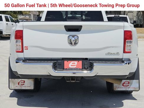 Used 2024 RAM 3500 Tradesman w/ Chrome Appearance Group AWD/4WD image 7