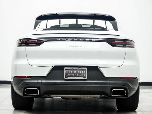 Used 2023 Porsche Cayenne Coupe AWD/4WD image 12