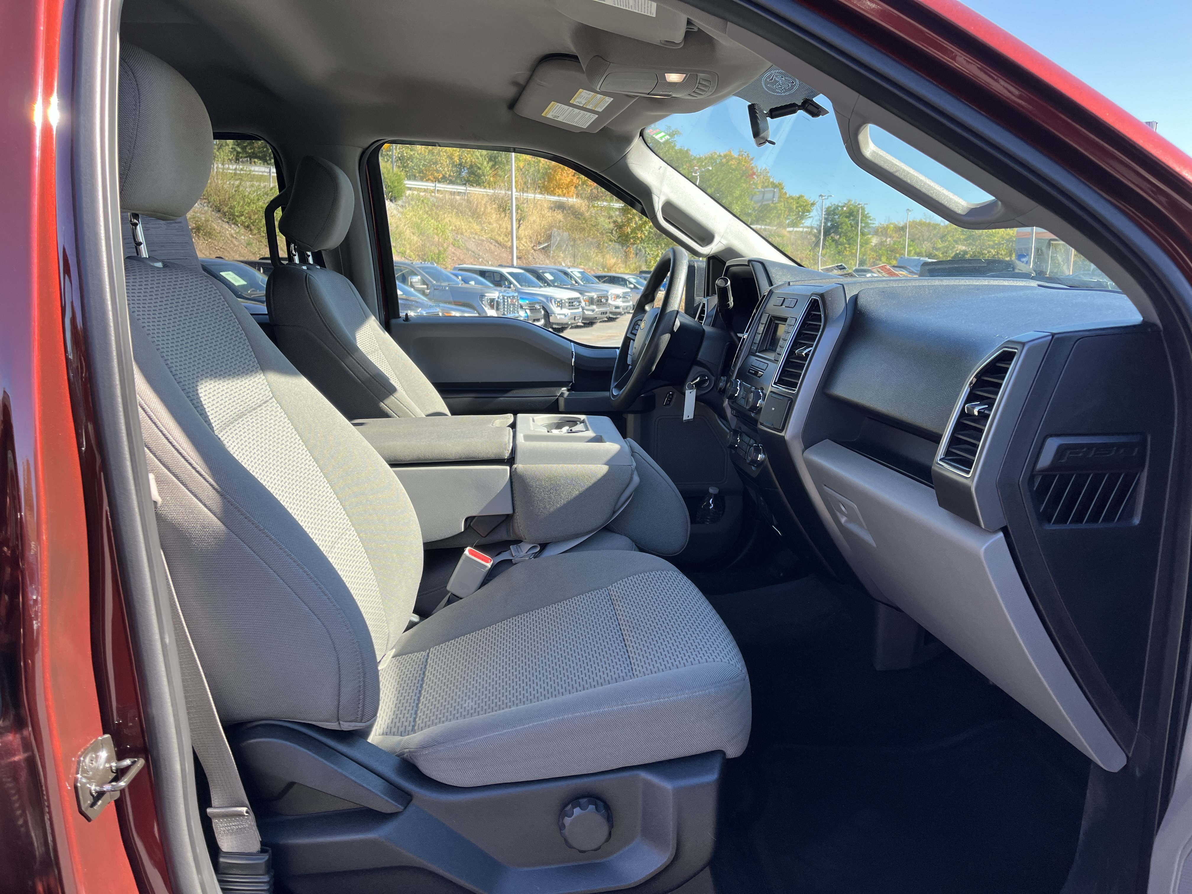 Used 2017 Ford F150 XLT AWD/4WD image 6