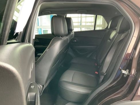 Used 2022 Chevrolet Trax LT w/ LT Convenience Package image 20