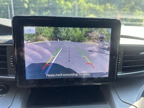 Used 2022 Ford Explorer XLT w/ Equipment Group 202A AWD/4WD image 26