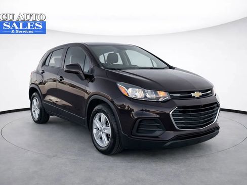 Used 2020 Chevrolet Trax LS image 1