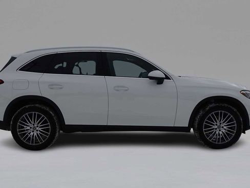 Used 2026 Mercedes-Benz GLC 300 4MATIC image 4