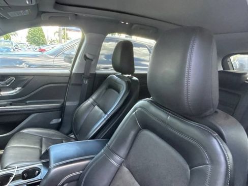 Used 2022 Lincoln Corsair Reserve w/ Equipment Group 201A AWD/4WD image 4