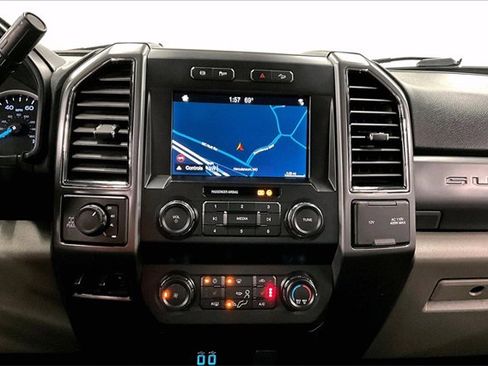 Used 2019 Ford F250 XLT w/ XLT Premium Package image 26