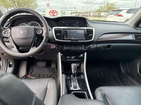 Used 2017 Honda Accord EX-L image 21