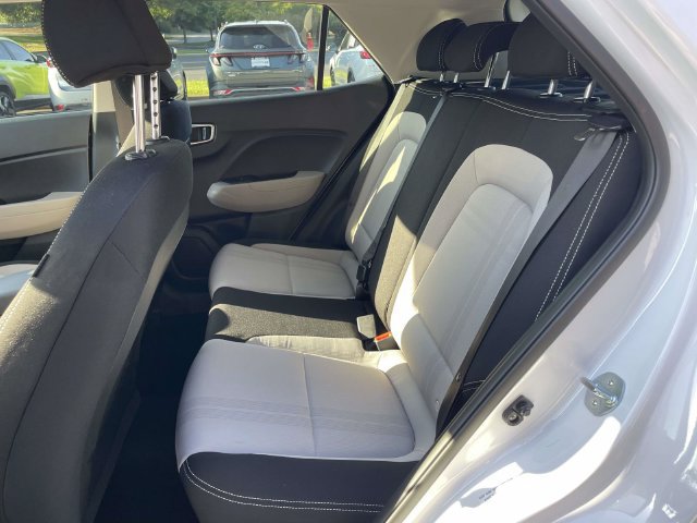 Certified 2025 Hyundai Venue SEL FWD image 12
