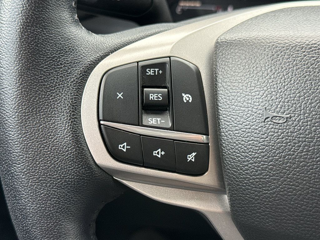 Used 2023 Ford Explorer XLT w/ Equipment Group 202A AWD/4WD image 18