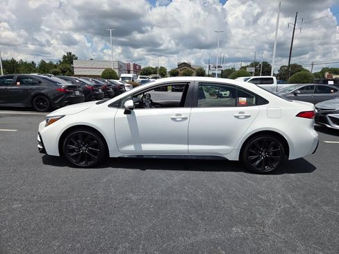Used 2025 Toyota Corolla SE FWD image 4
