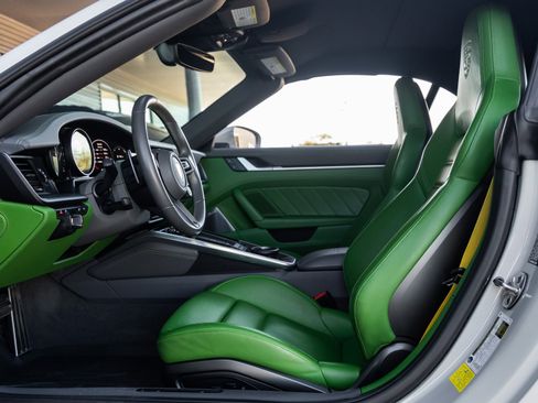 Certified 2022 Porsche 911 Turbo S w/ 911 Turbo Sportdesign Package image 31