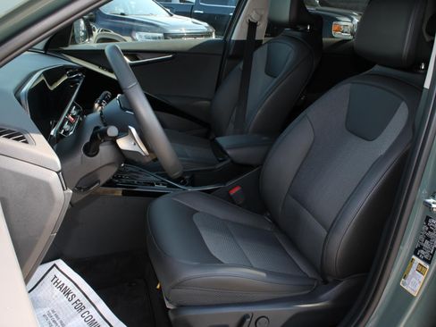 Used 2025 Kia Niro EX Touring FWD image 17