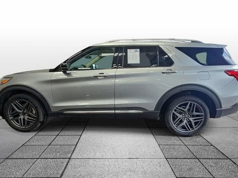 Used 2020 Ford Explorer Platinum w/ Premium Technology Package AWD/4WD image 8