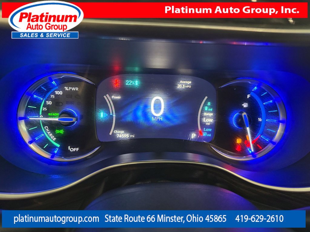 Used 2023 Chrysler Pacifica Limited FWD image 17