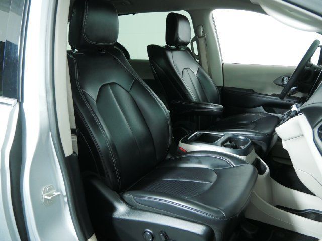 Certified 2023 Chrysler Pacifica Touring-L w/ Uconnect Theater Family Group AWD/4WD image 13
